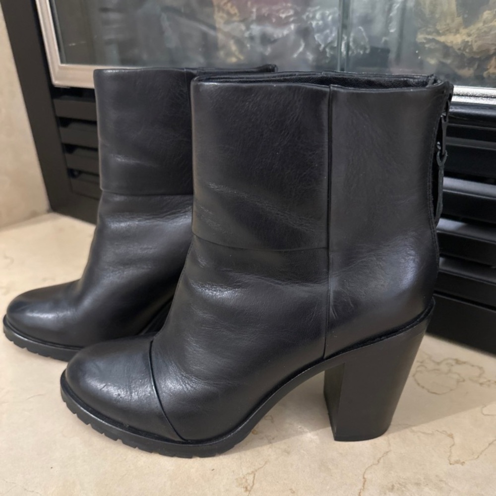 Rag & Bone Newbury 2.0 Black Leather Ankle Heel Boots size 37.5 US 7.5 - Picture 4 of 16